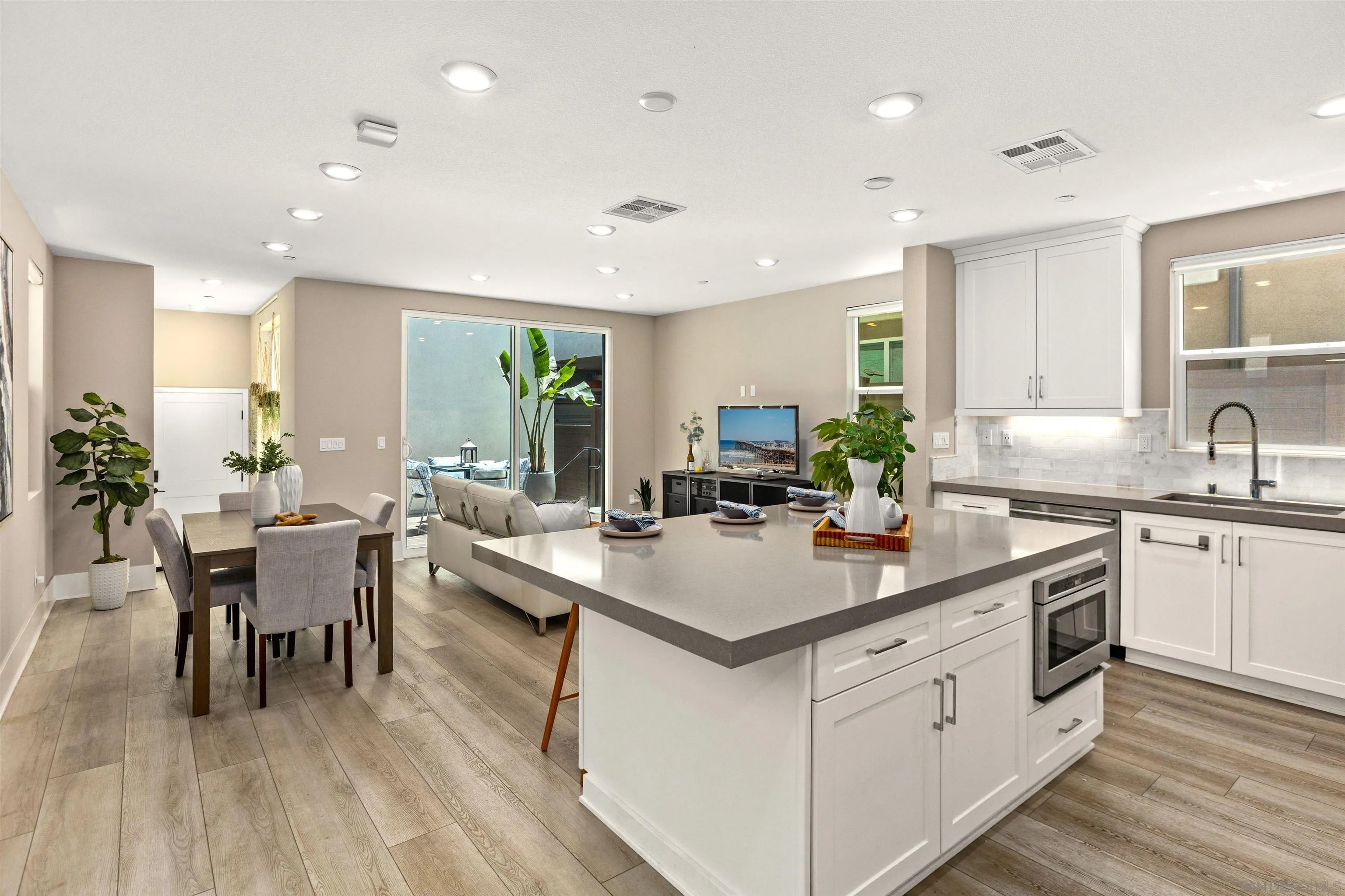 3979 Shasta St