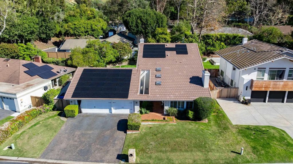 Photo of 2518 Caminito La Paz, La Jolla, CA 92037 (MLS # 260004883)