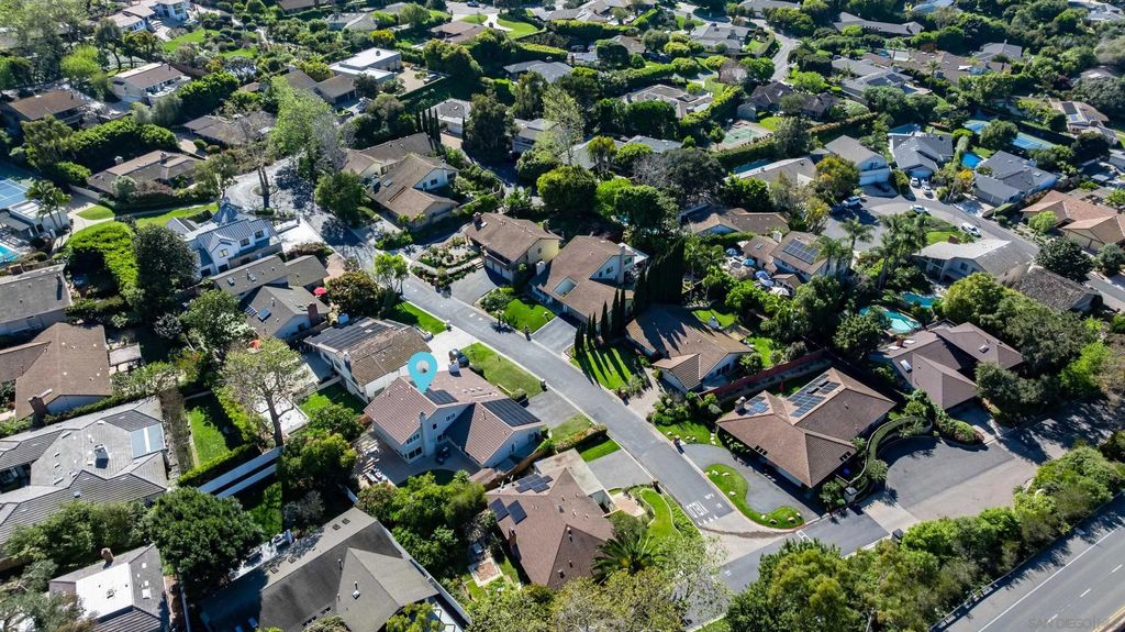 Photo of 2518 Caminito La Paz, La Jolla, CA 92037 (MLS # 260004883)