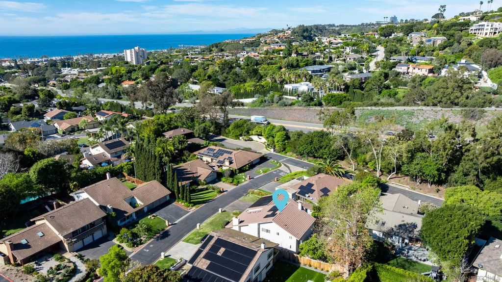 Photo of 2518 Caminito La Paz, La Jolla, CA 92037 (MLS # 260004883)