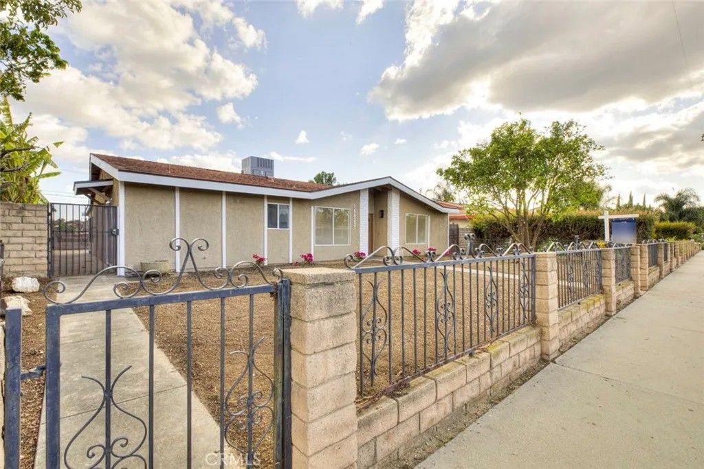 Photo of 15822 Plummer Street, North Hills, CA 91343 (MLS # SR26067859)