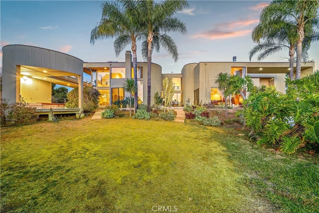 3028 Overhill Drive