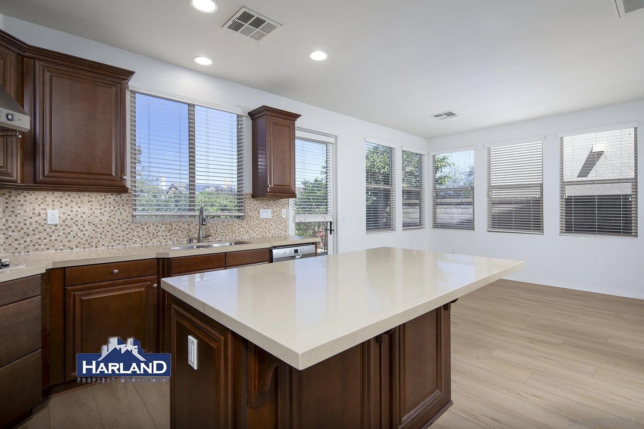 11320 Laurelcrest Dr