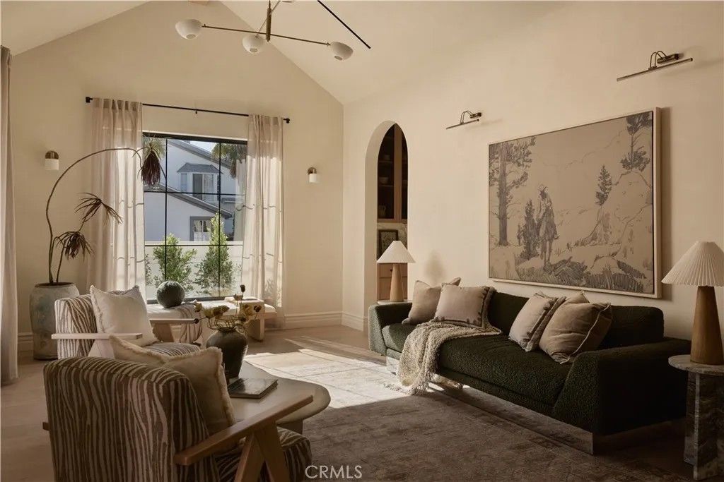 Photo of 4605 Tobias Avenue, Sherman Oaks, CA 91403 (MLS # SR26012933)