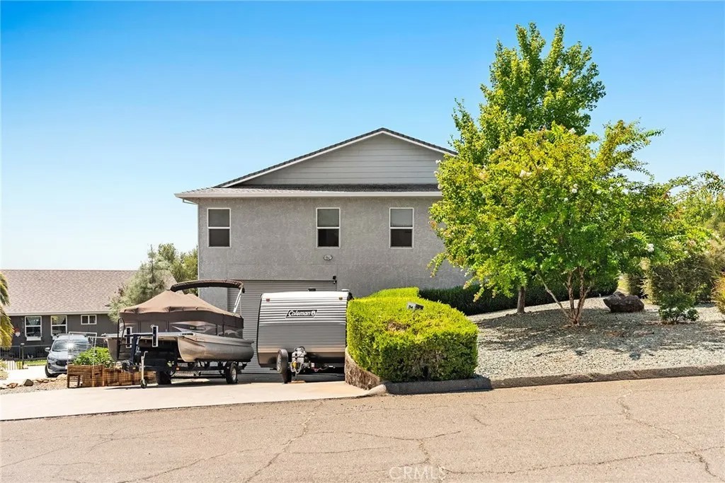 26 Regal Way