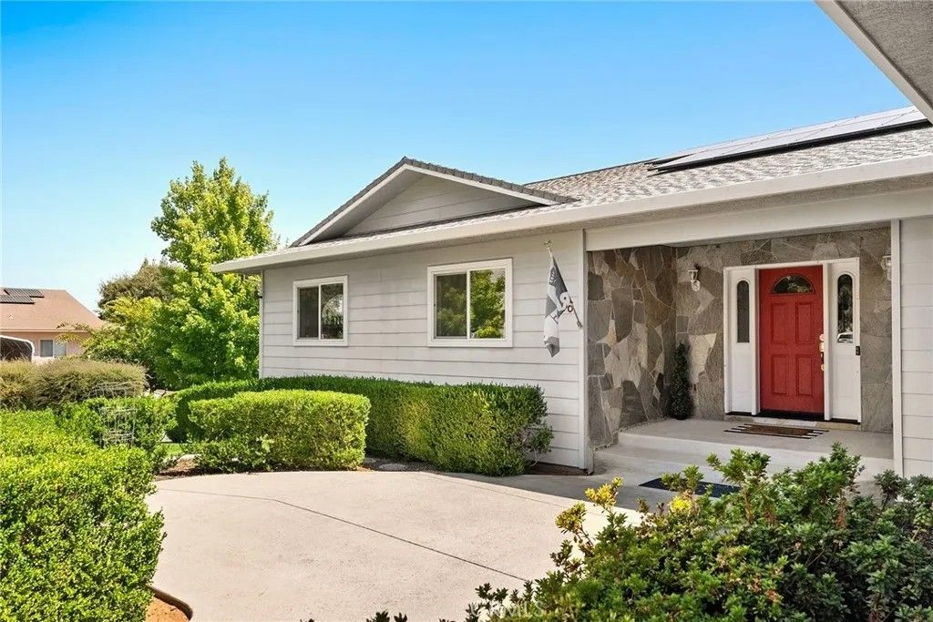 Photo of 26 Regal Way, Oroville, CA 95966 (MLS # SN26055682)