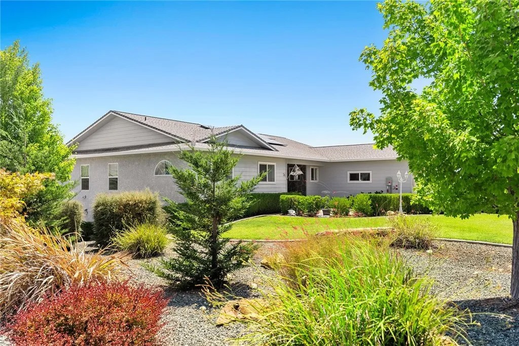 26 Regal Way