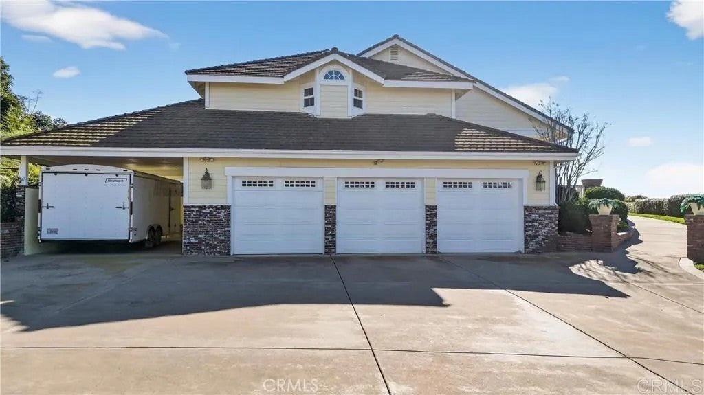 2292 Dos Lomas