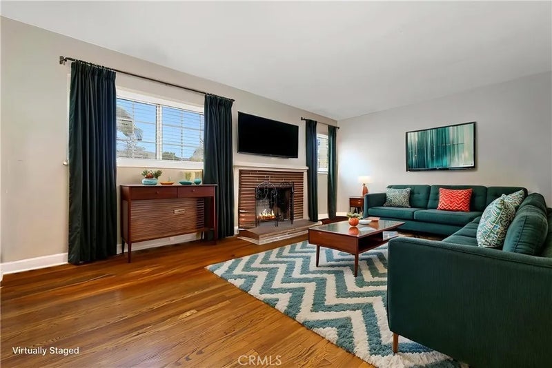 434 E Carroll