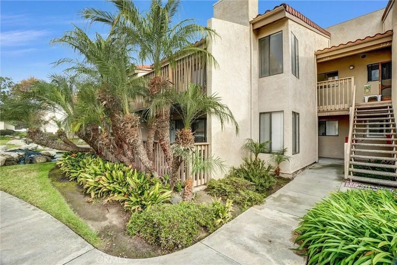 4791 LAGO DRIVE 200