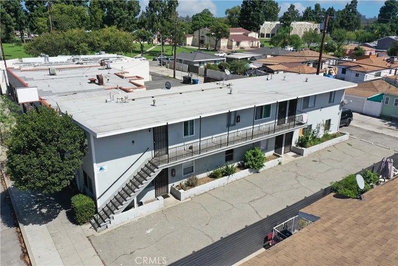 3046 Santa Fe Avenue