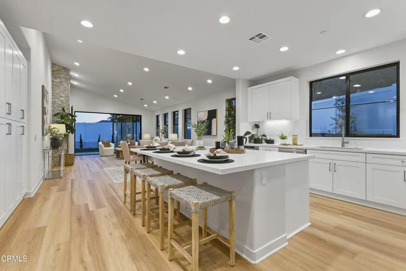 306 E Las Flores Drive