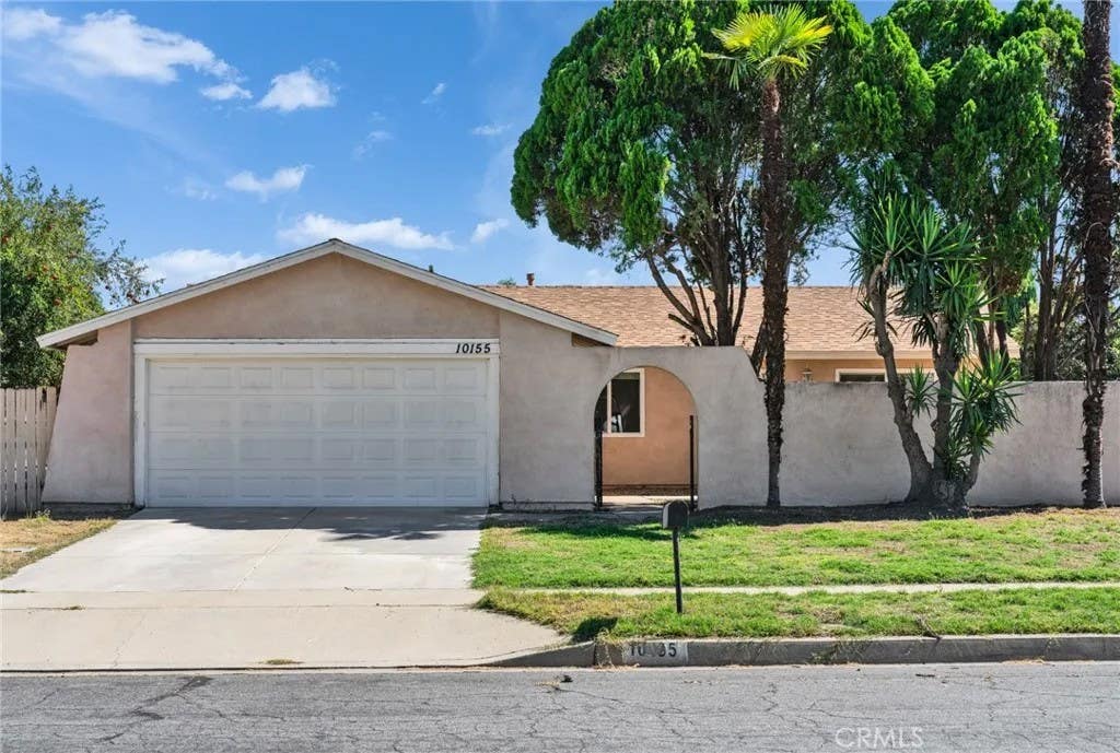 Photo of 10155 Hemlock Street, Rancho Cucamonga, CA 91730 (MLS # TR26181461)