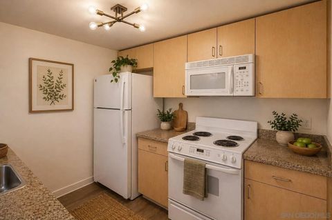 Tiny photo for 425 W Beech St #708, San Diego, CA 92101 (MLS # 260002231)