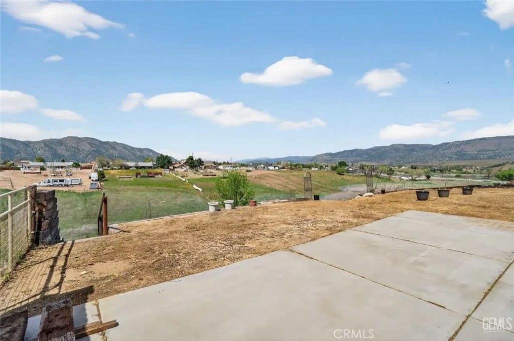 Photo of 21601 Westwood Boulevard, Tehachapi, CA 93561 (MLS # NS26069262)