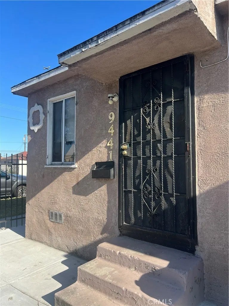 9435 S Western