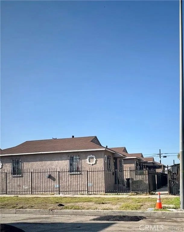 9435 S Western