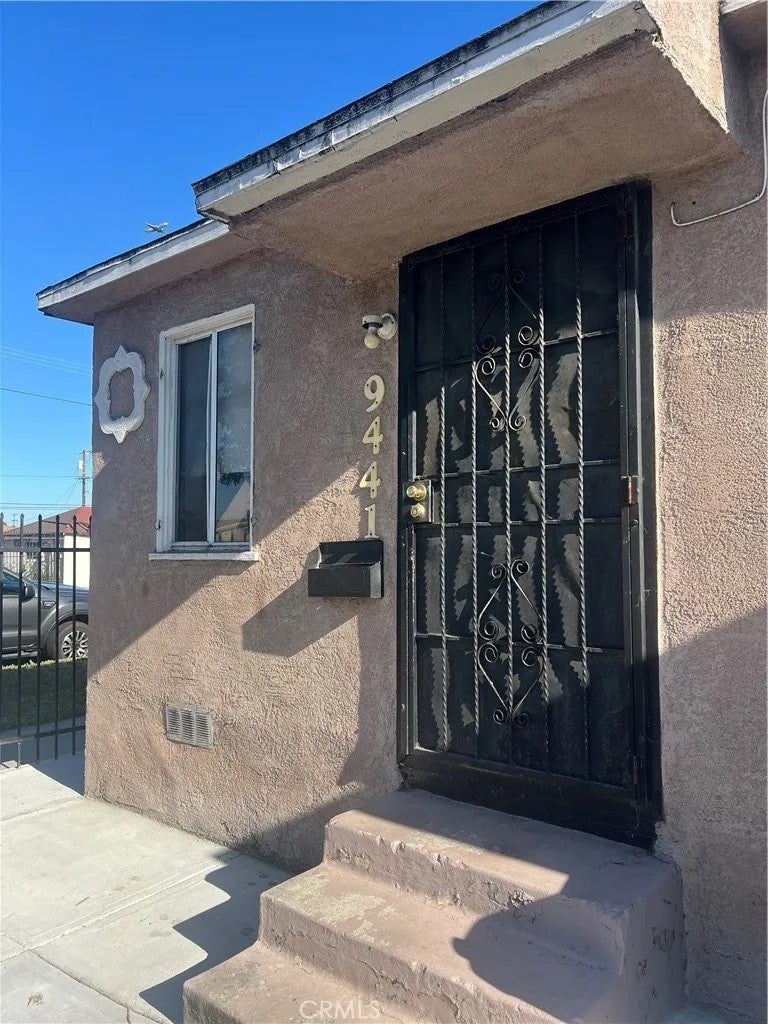 9435 S Western