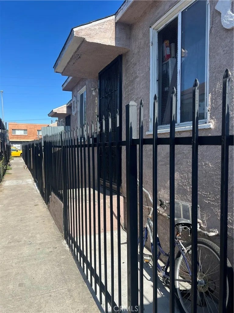 9435 S Western