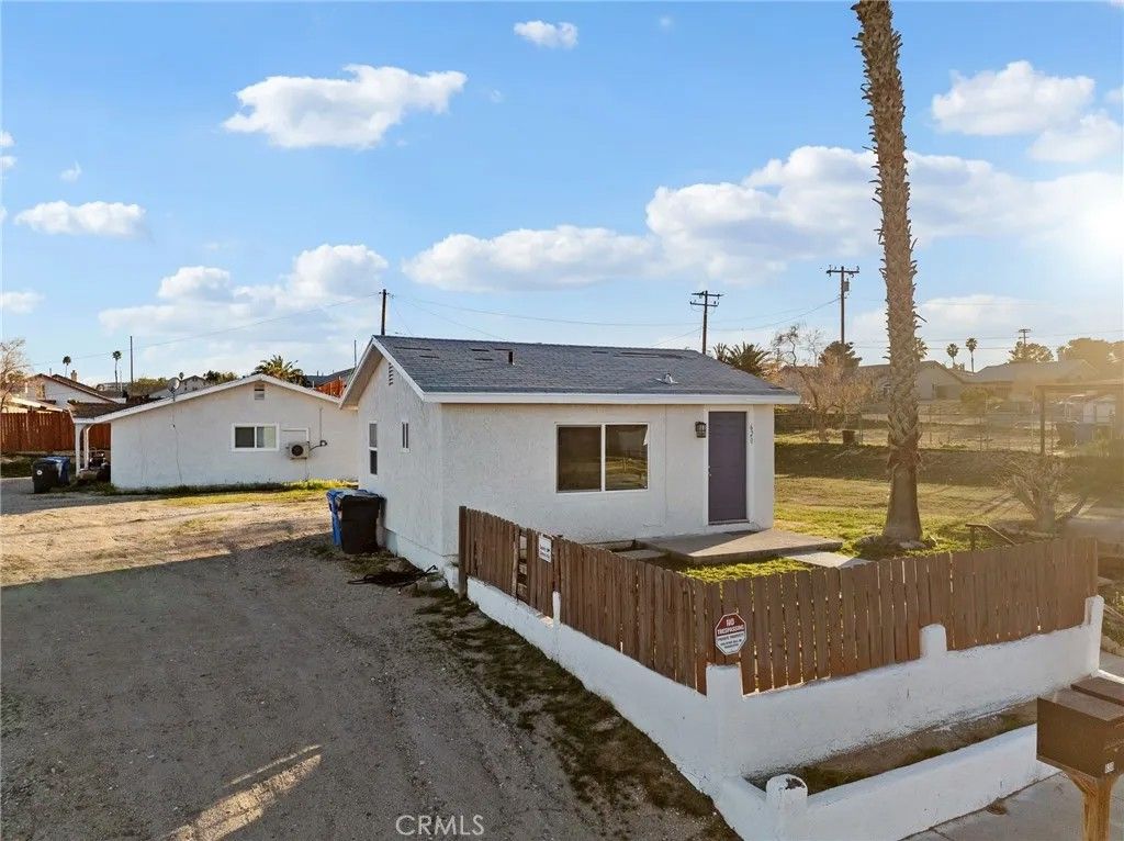 Photo of 620 Starlight St, Barstow, CA 92311 (MLS # HD26033943)