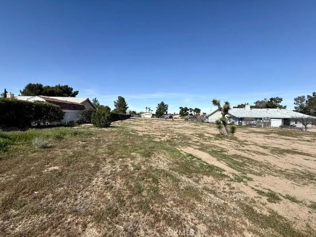 Photo of 39819807 Ranchero, Hesperia, CA 92345 (MLS # HD26053512)