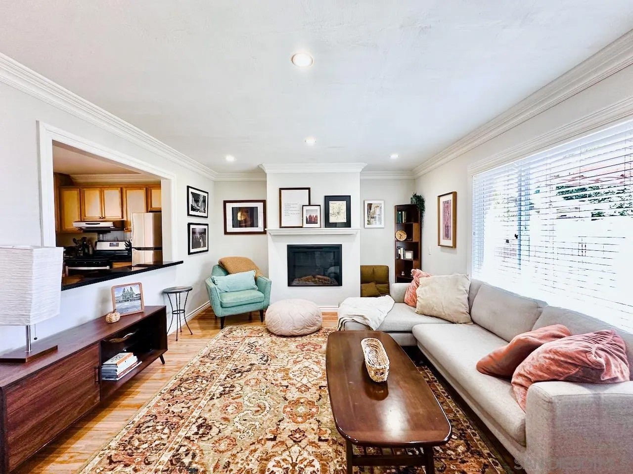 10216 Empress Ave