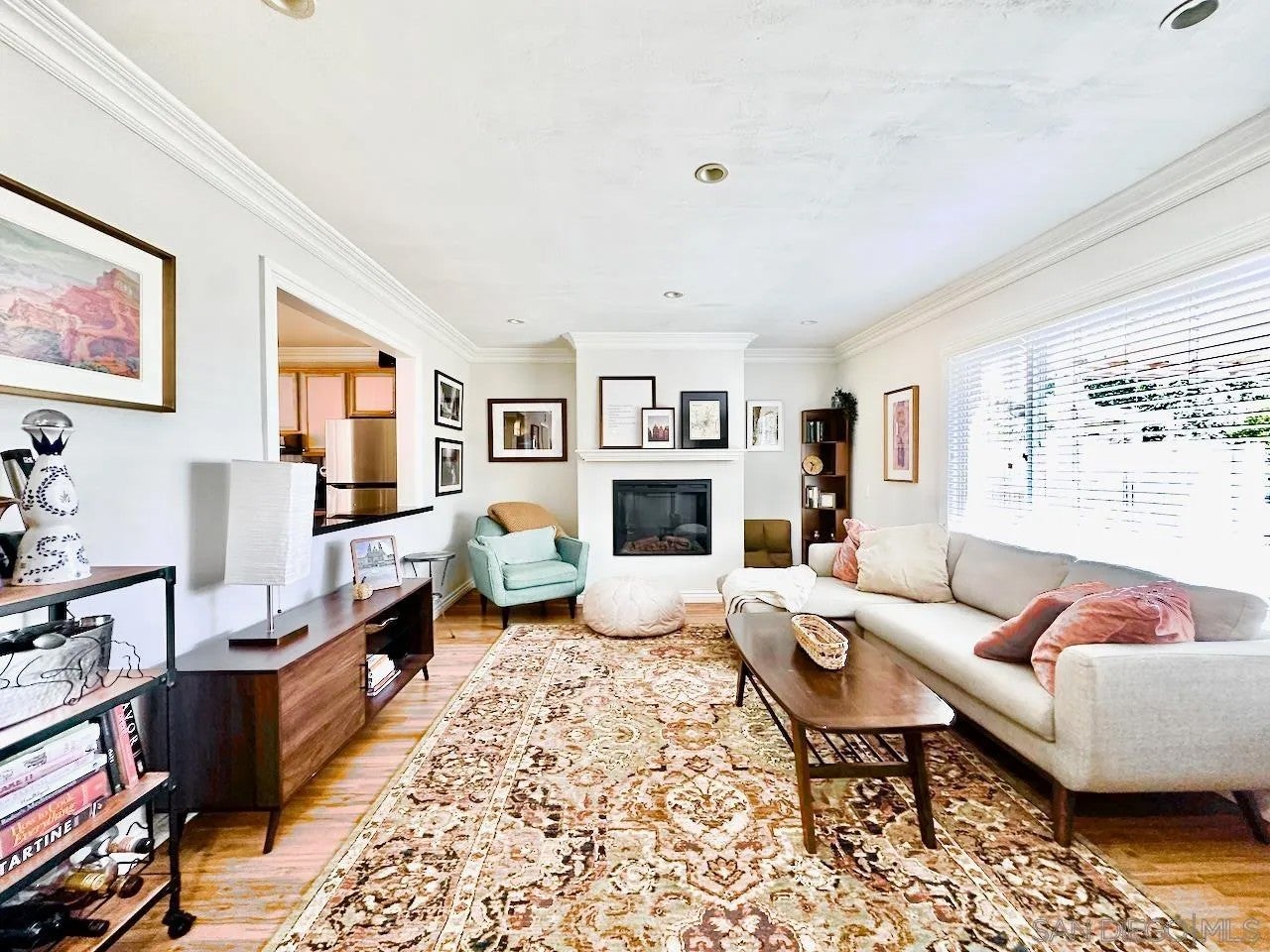 10216 Empress Ave