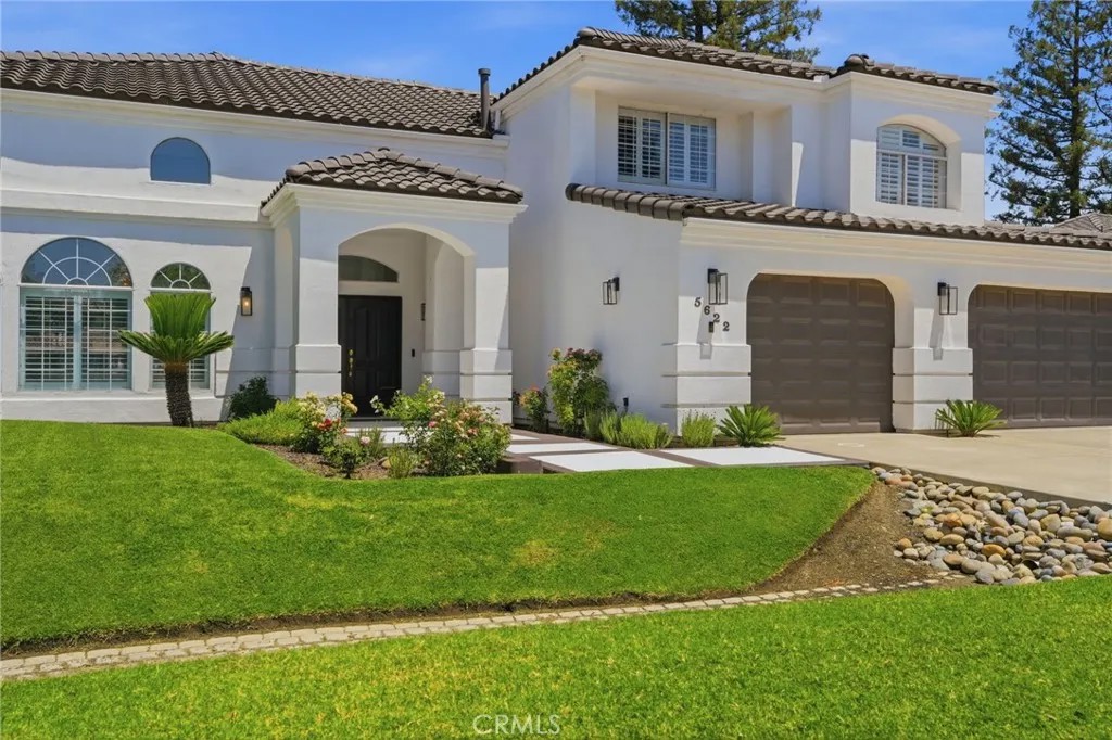 5622 W Prospect