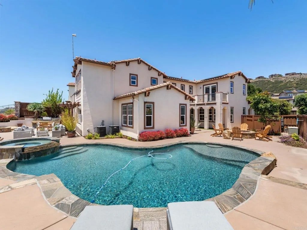 1273 Holmgrove Drive