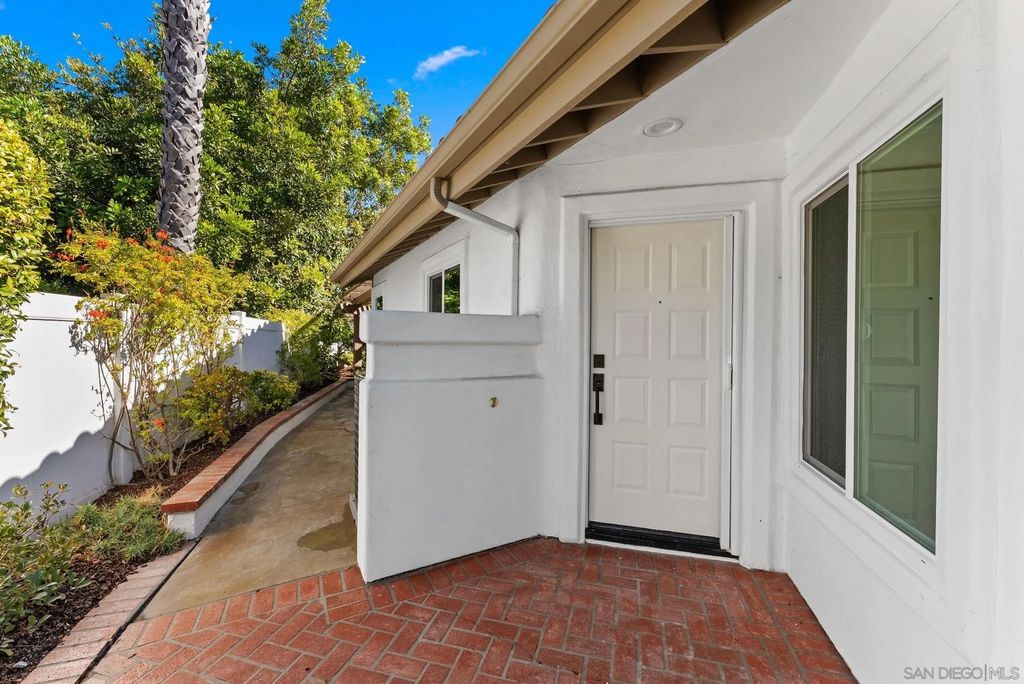 Photo of 4946 Alicante Way, Oceanside, CA 92056 (MLS # 250042935)