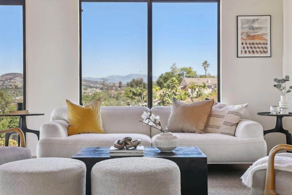 Photo of 974 Via Hillview, Fallbrook, CA 92028 (MLS # 250041905)