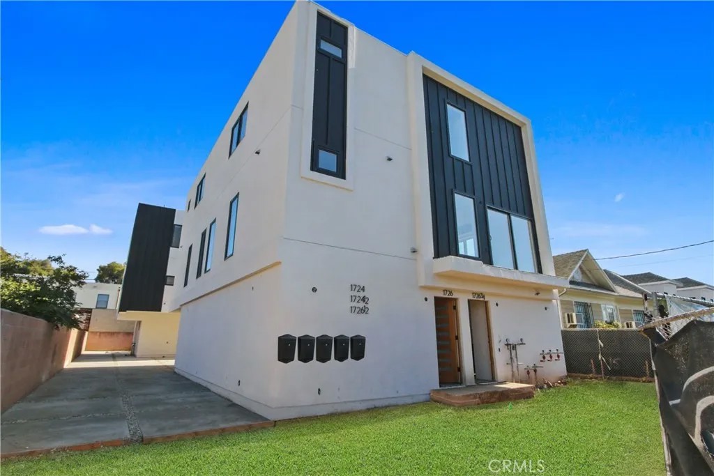 1724 Menlo Avenue