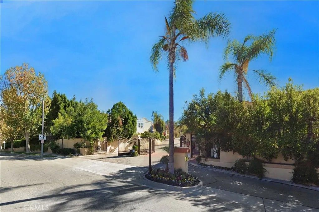 Photo of 23057 Park Este, Calabasas, CA 91302 (MLS # SR26007210)