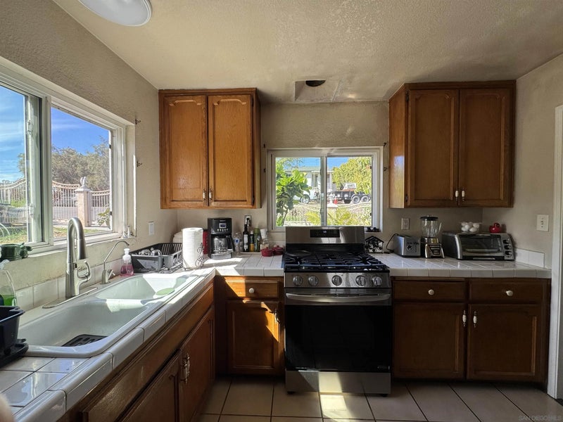 3041 Menlo