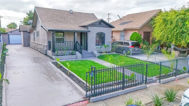 1606 E 52nd