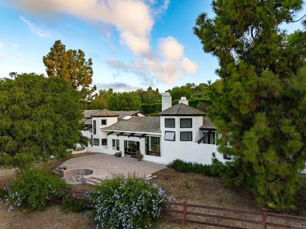 Photo of 18244 Paseo Victoria, Rancho Santa Fe, CA 92067 (MLS # NDP2604792)