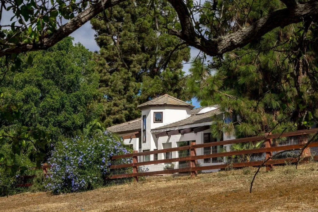 18244 Paseo Victoria