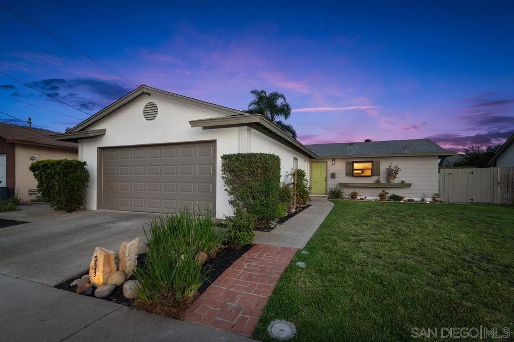 Photo of 5333 Palmyra Ave, San Diego, CA 92117 (MLS # 260007991)