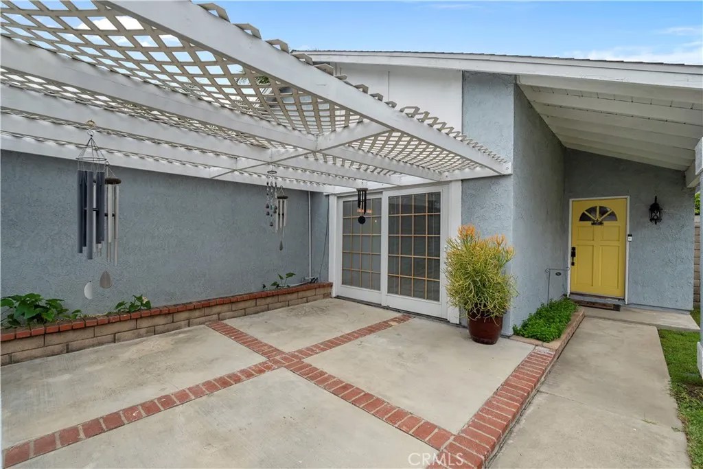 2537 Fulton