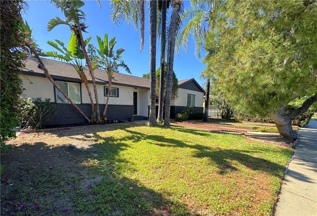 Photo of 8735 Corbin Avenue, Northridge, CA 91324 (MLS # CV26062903)