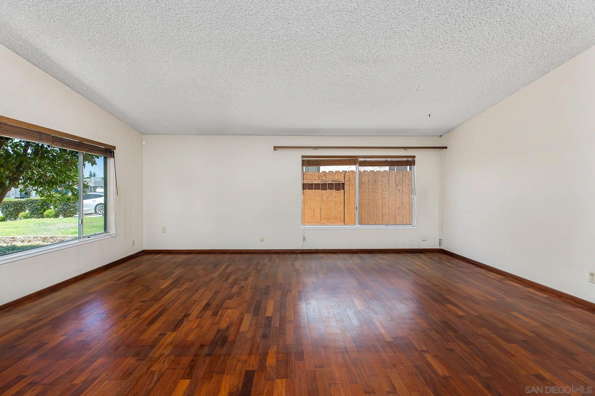 11235 Avenida Del Gato