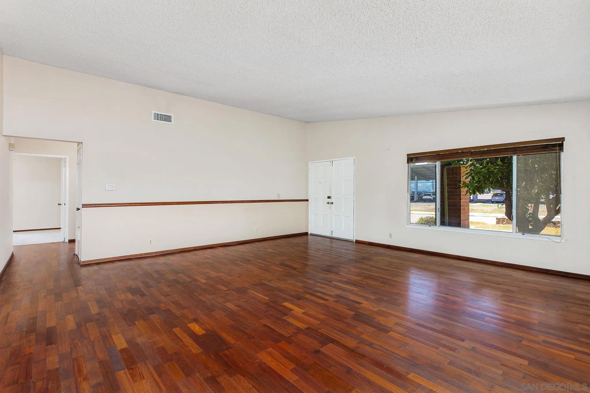 11235 Avenida Del Gato
