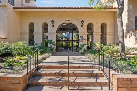 Tiny photo for 1711 Grismer Ave #20, Burbank, CA 91504 (MLS # SR25252771)