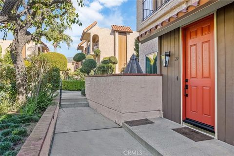 Tiny photo for 1711 Grismer Ave #20, Burbank, CA 91504 (MLS # SR25252771)