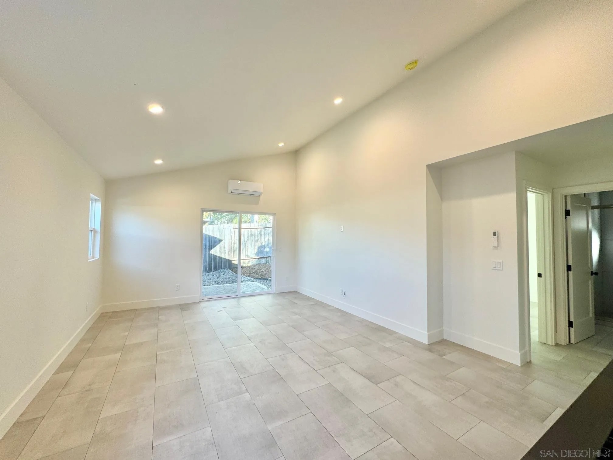 921-927 Regal Rd.