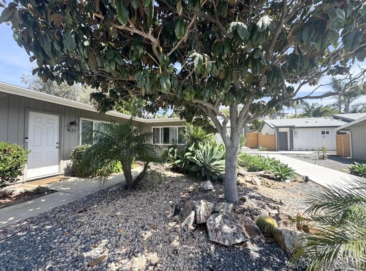 921-927 Regal Rd.