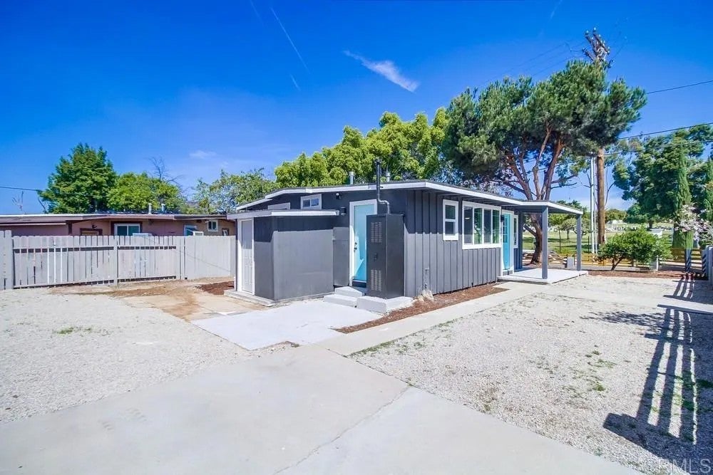 854-856 45Th Street