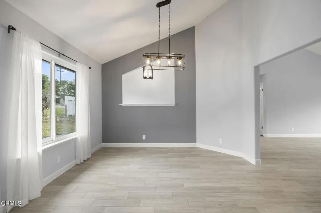 594 S La Luna Avenue