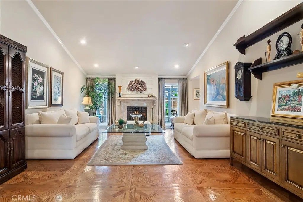 Photo of 21616 Cezanne Pl, Woodland Hills, CA 91364 (MLS # SR26038838)