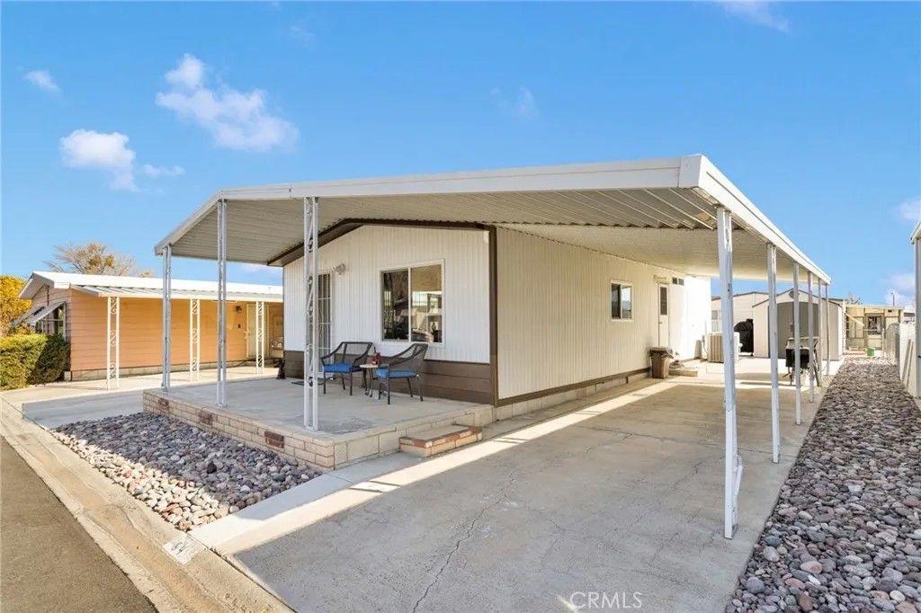 Photo of 20683 Waalew Rd #B-84, Apple Valley, CA 92307 (MLS # HD26021551)